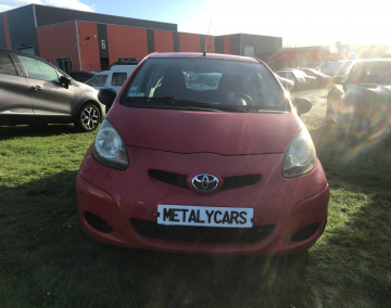 TOYOTA AYGO 1.0 VVTI ESSENCE - 68CH / 4CV - 5 PLACES - 2 890€