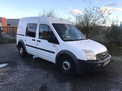 FORD TRANSIT CONNECT 1.8 DI DIESEL - 75CH / 6CV - 2 PLACES/ 4 PORTES - 6 500 €