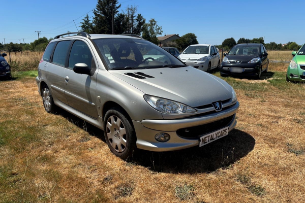 PEUGEOT 206 SW 1 .6 ESSENCE - 109 CH / 7 CV - 5 PLACES - 5 PORTES - 2 990  €