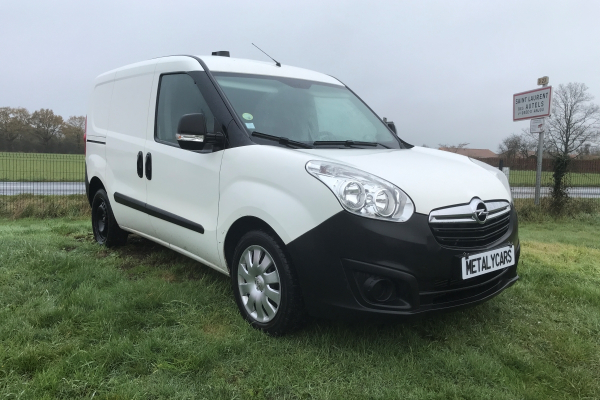OPEL COMBO CAMIONETTE 1.6 CDTI - 105 CH / 5CV - 2 PLACES / 3 PORTES - 9 990 €
