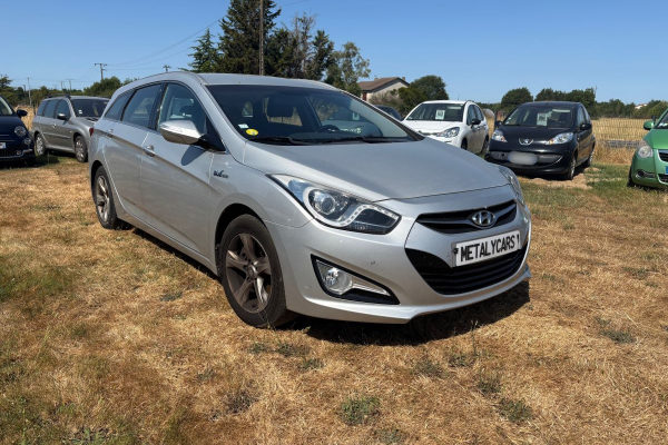 HYUNDAI I40 1.7 CRDI DIESEL - 116 CH / 6 CV - 5 PLACES - 5 PORTES - 7 890 €