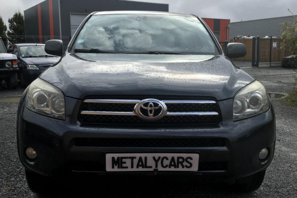 TOYOTA RAV4 - 177CH / 11 CV - 5 PLACES - 7500€