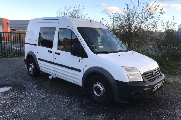 FORD TRANSIT CONNECT 1.8 DI DIESEL - 75CH / 6CV - 2 PLACES/ 4 PORTES - 6 500 €
