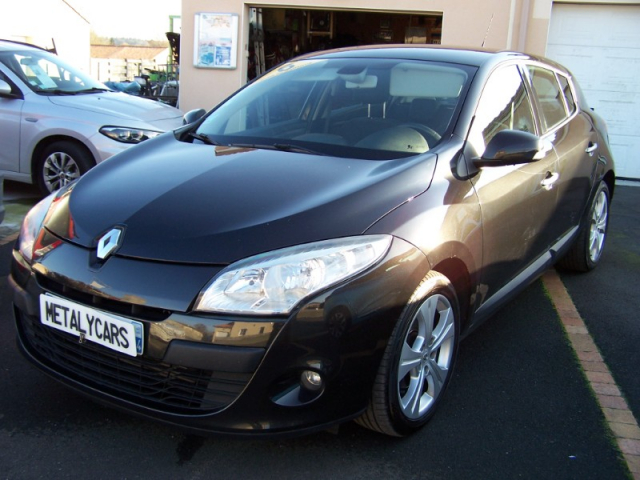 RENAULT MEGANE III 1.5 DCI 105 DYNAMIQUE - 5 PLACES / 5 PORTES - NOIRE