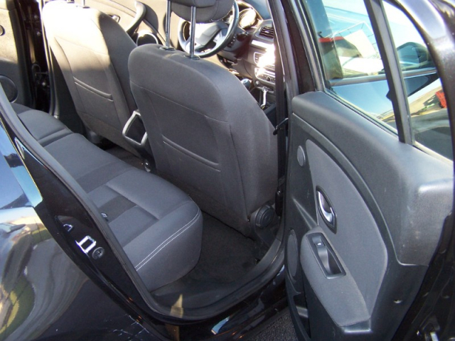 RENAULT MEGANE III 1.5 DCI 105 DYNAMIQUE - 5 PLACES / 5 PORTES - NOIRE