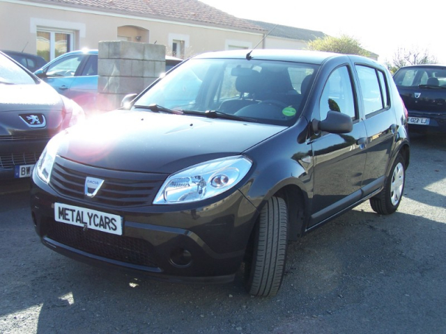 DACIA SANDERO 1.4 MPI 75 GPL AMBIANCE - 5 PLACES / 5 PORTES - NOIRE