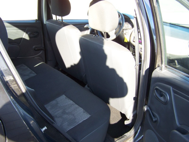 DACIA SANDERO 1.4 MPI 75 GPL AMBIANCE - 5 PLACES / 5 PORTES - NOIRE