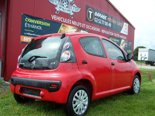 CITROEN C1 (2) 1.0 68 ATTRACTION - 4 PLACES / 5 PORTES - ROUGE