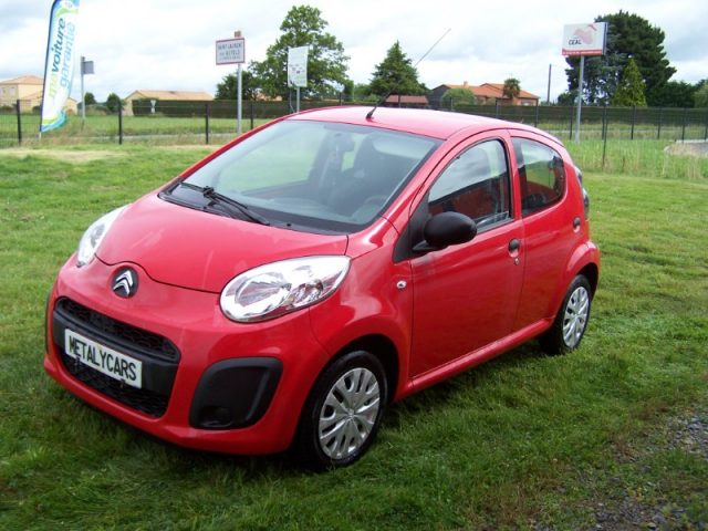 CITROEN C1 (2) 1.0 68 ATTRACTION - 4 PLACES / 5 PORTES - ROUGE