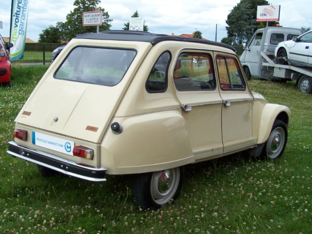 CITROEN DYANE 6 - 1976 - EN TRES BON ETAT - LUSTREE NETTOYEE REVISEE