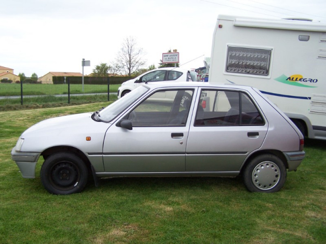 PEUGEOT 205 1.1l 60cv SACRE NUMERO 5P