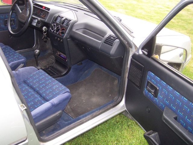 PEUGEOT 205 1.1l 60cv SACRE NUMERO 5P