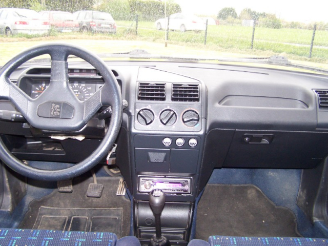 PEUGEOT 205 1.1l 60cv SACRE NUMERO 5P