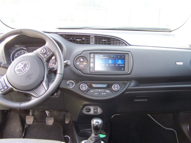 Toyota Yaris 110 VVT-i Design Y20 - 5 PLACES - 5 PORTES - 1ere main