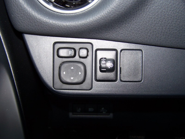 Toyota Yaris 110 VVT-i Design Y20 - 5 PLACES - 5 PORTES - 1ere main