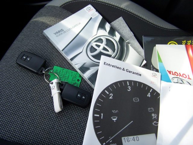 Toyota Yaris 110 VVT-i Design Y20 - 5 PLACES - 5 PORTES - 1ere main