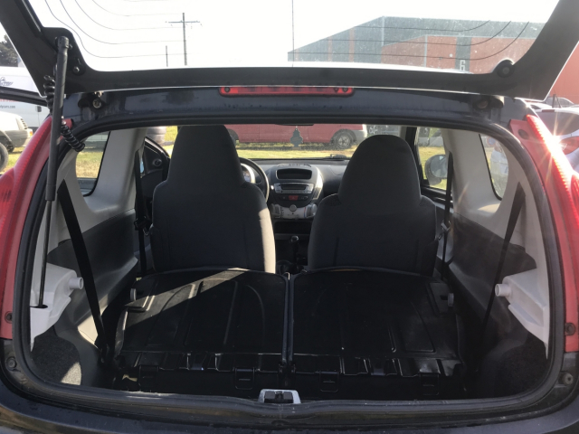 PEUGEOT 107 1.0 TRENDY 68CH / 4CV - 4 PLACES / 3 PORTES - COLORIS NOIR