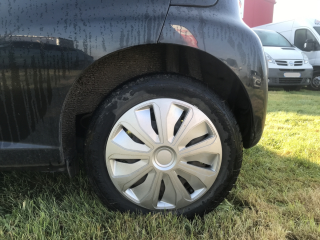 PEUGEOT 107 1.0 TRENDY 68CH / 4CV - 4 PLACES / 3 PORTES - COLORIS NOIR