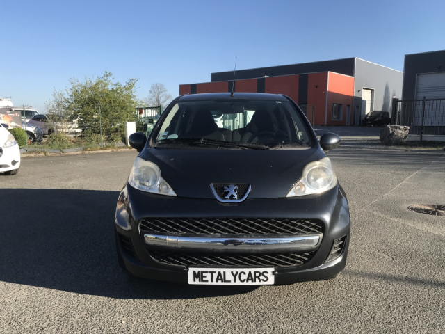 PEUGEOT 107 1.0 TRENDY 68CH / 4CV - 4 PLACES / 5 PORTES - COLORIS GRIS