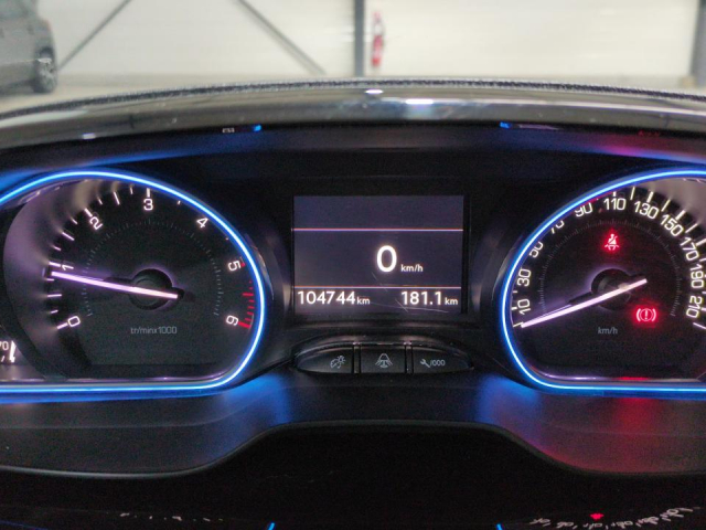 PEUGEOT 2008 BLUEHDI 100CH S&S BVM5 ALLURE - 5 PLACES / 5 PORTES