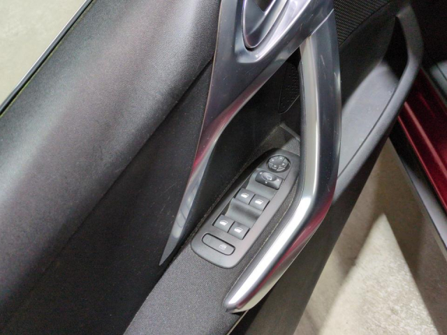 PEUGEOT 2008 BLUEHDI 100CH S&S BVM5 ALLURE - 5 PLACES / 5 PORTES