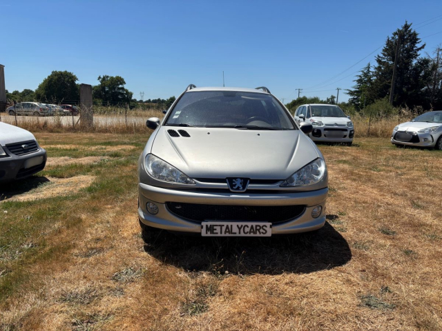 PEUGEOT 206 SW 1 .6 ESSENCE - 109 CH / 7 CV - 5 PLACES - 5 PORTES - 2 990  €