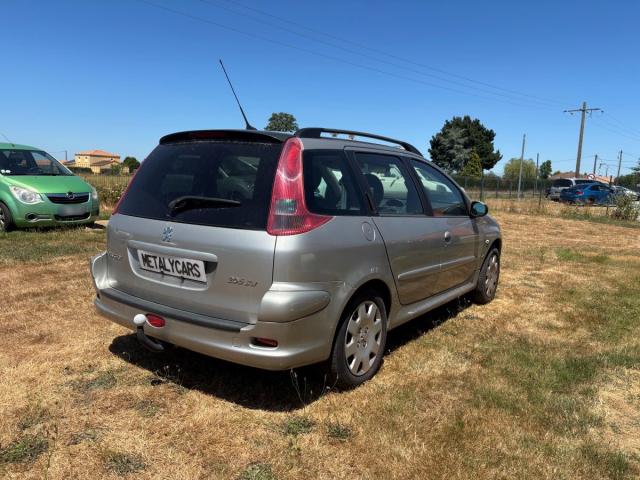 PEUGEOT 206 SW 1 .6 ESSENCE - 109 CH / 7 CV - 5 PLACES - 5 PORTES - 2 990  €