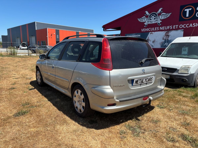 PEUGEOT 206 SW 1 .6 ESSENCE - 109 CH / 7 CV - 5 PLACES - 5 PORTES - 2 990  €