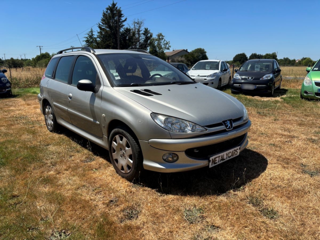 PEUGEOT 206 SW 1 .6 ESSENCE - 109 CH / 7 CV - 5 PLACES - 5 PORTES - 2 990  €