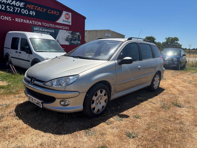 PEUGEOT 206 SW 1 .6 ESSENCE - 109 CH / 7 CV - 5 PLACES - 5 PORTES - 2 990  €