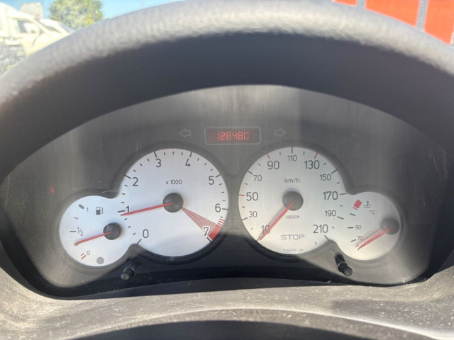 PEUGEOT 206 SW 1 .6 ESSENCE - 109 CH / 7 CV - 5 PLACES - 5 PORTES - 2 990  €