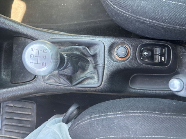 PEUGEOT 206 SW 1 .6 ESSENCE - 109 CH / 7 CV - 5 PLACES - 5 PORTES - 2 990  €