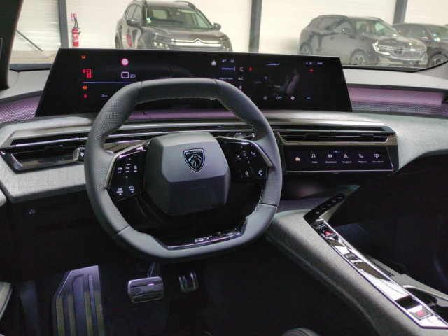 NOUVEAU PEUGEOT 5008 HYBRID 145 BVA E-DCS6 7PL GT - 7 PLACES / 5 PORTES