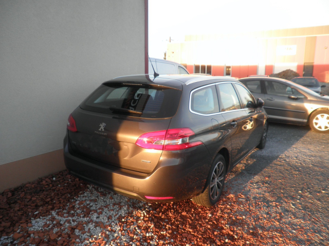 PEUGEOT 308 SW II 2.0 BLUEHDI 150  CH BVA - 14 490 €
