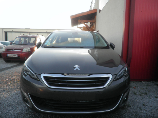 PEUGEOT 308 SW II 2.0 BLUEHDI 150  CH BVA - 14 490 €