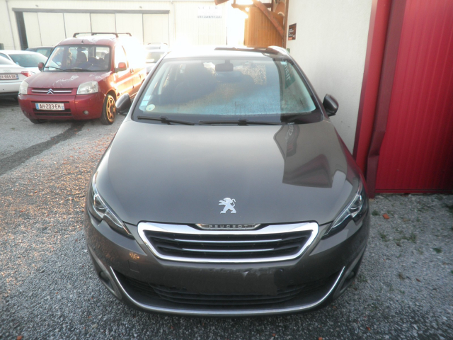 PEUGEOT 308 SW II 2.0 BLUEHDI 150  CH BVA - 14 490 €