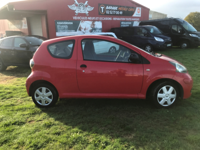 TOYOTA AYGO 1.0 VVTI BIOCARBURANT - 68CH / 4CV - 4 PLACES / 3 PORTES - 2 890€