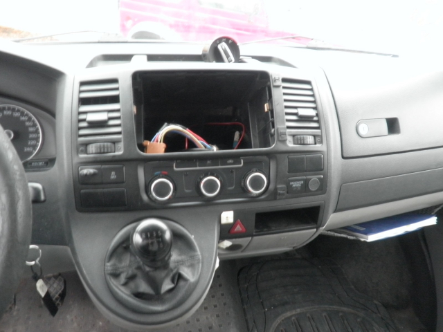 Volkswagen T5 3.0T  L1H1 2.0 TDI 140ch / 7CV - 3 places - CT OK - 12 299 €