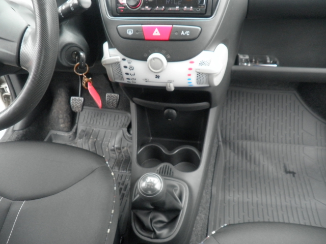 Citroën C1 1.0 12V 68ch / 4 CV -  Millenium 4 places / 3 portes - 5 490€