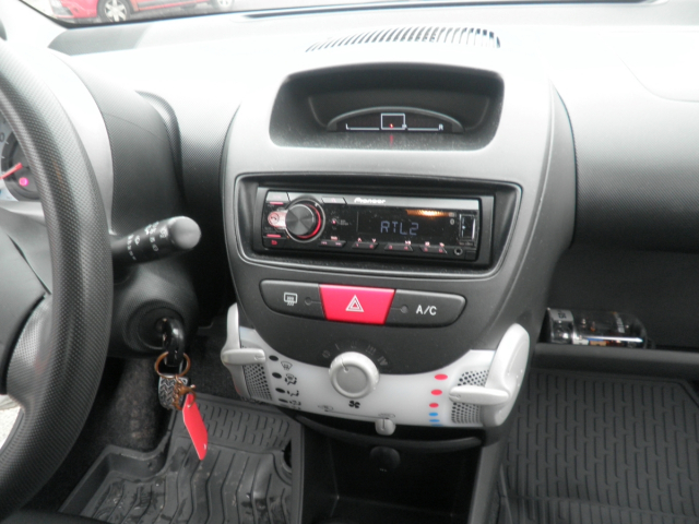 Citroën C1 1.0 12V 68ch / 4 CV -  Millenium 4 places / 3 portes - 5 490€