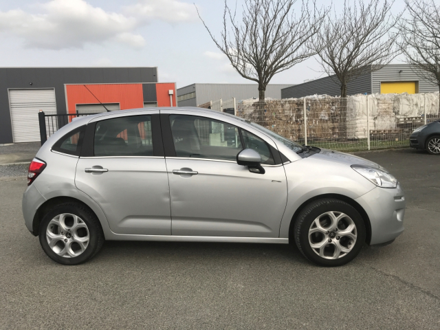 Citroën C3 II 1.2 VTI 82 CH - 4CV  5 PLACES / 5 PORTES - 6 100€