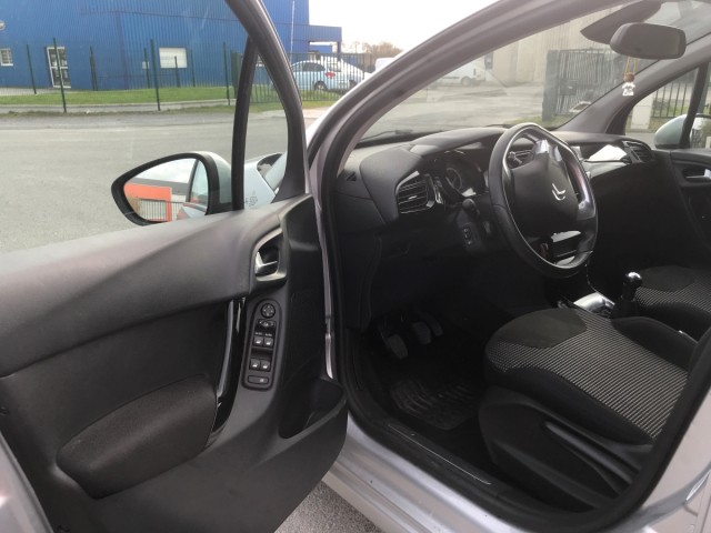 Citroën C3 II 1.2 VTI 82 CH - 4CV  5 PLACES / 5 PORTES - 6 100€