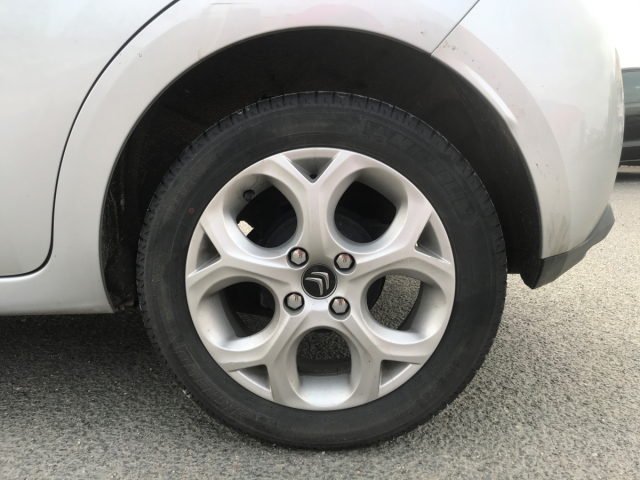 Citroën C3 II 1.2 VTI 82 CH - 4CV  5 PLACES / 5 PORTES - 6 100€