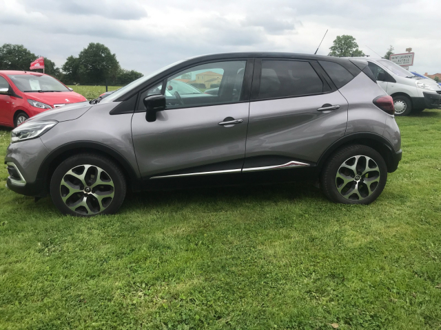 RENAULT CAPTUR 0.9 TCE 90 CH INTENSE - 5 PLACES / 5 PORTES - 9 900€