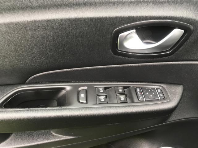 RENAULT CAPTUR 0.9 TCE 90 CH INTENSE - 5 PLACES / 5 PORTES - 9 900€