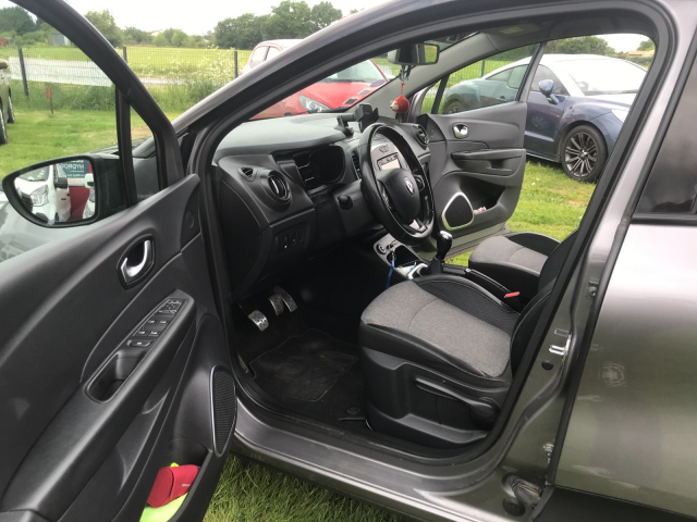 RENAULT CAPTUR 0.9 TCE 90 CH INTENSE - 5 PLACES / 5 PORTES - 9 900€