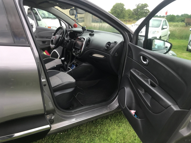 RENAULT CAPTUR 0.9 TCE 90 CH INTENSE - 5 PLACES / 5 PORTES - 9 900€