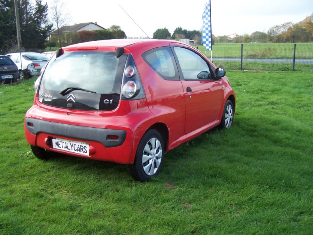 Citroën C1 1.0i Airdream Attraction - 4 PLACES / 3 PORTES - ROUGE