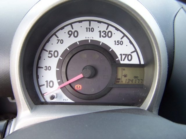 Citroën C1 1.0i Airdream Attraction - 4 PLACES / 3 PORTES - ROUGE