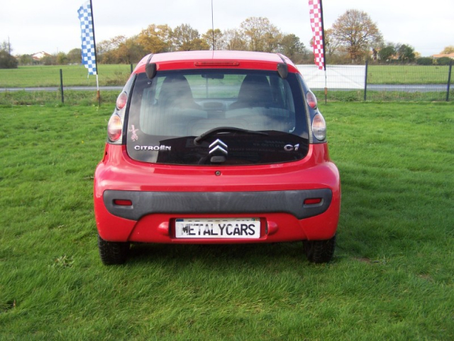 Citroën C1 1.0i Airdream Attraction - 4 PLACES / 3 PORTES - ROUGE